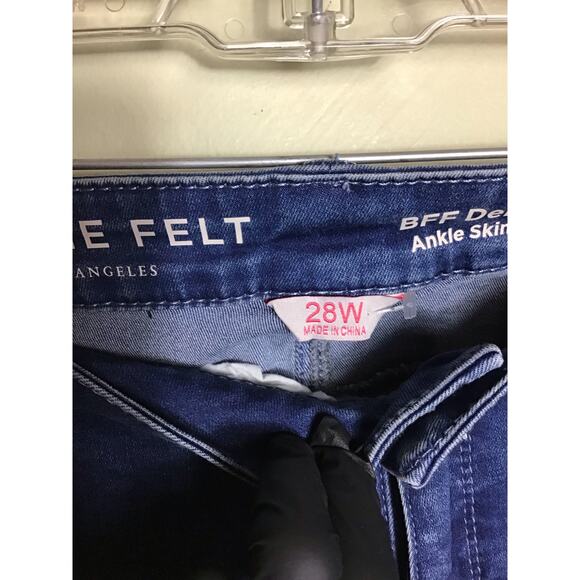 Laurie Felt Plus Size Jeans Sz. 28W Blue Skinny Leg Stretchy Medium Wash - Picture 9 of 10